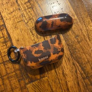 Kooi Tortoise Shell AirPods Case